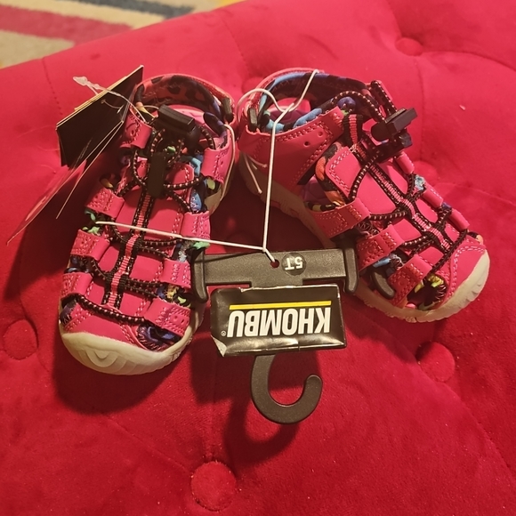 NWT Khombu Toddler Girls Size  5T 5 Cheeky Active Close Toed Pink Sandals - Picture 1 of 11